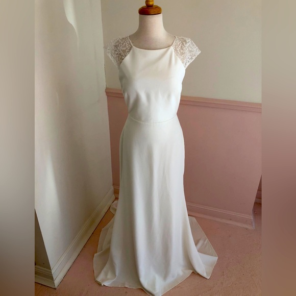 Wendy Makin Lavande Crepe Wedding Dress, US 4 - Picture 2 of 5